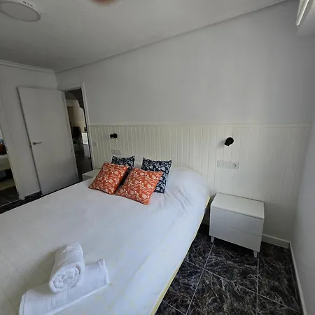 La Gavina, Beachfront Apartman *